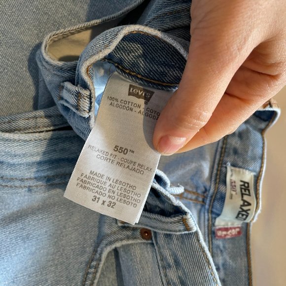 Vintage Levis Shorts. Relax Fit, size 27 - Picture 4 of 4